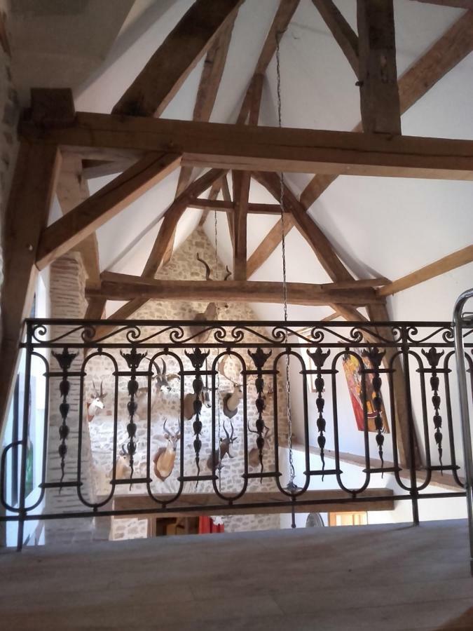 Les Chambres De La Basilique Neuvy-Saint-Sépulchre 外观 照片